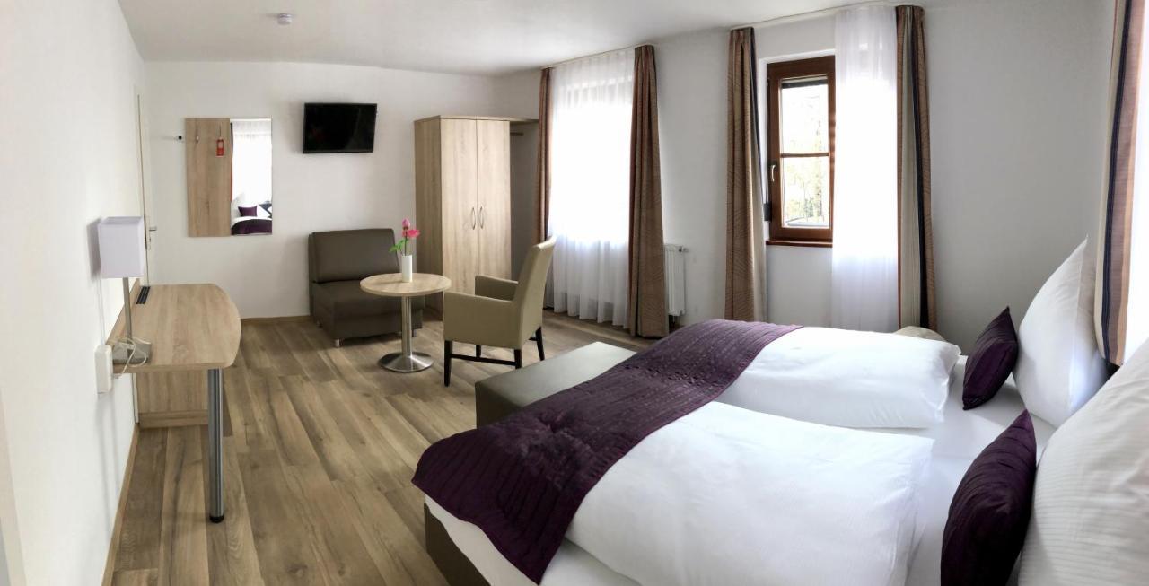 A Lotus Hotel Böblingen Buitenkant foto